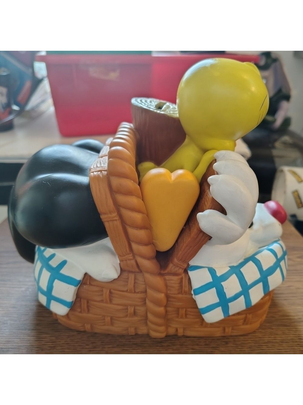 Vintage 1999 Warner Bros Tweety Bird Sylvester Picnic Coin Piggy Bank - Picture 5 of 8